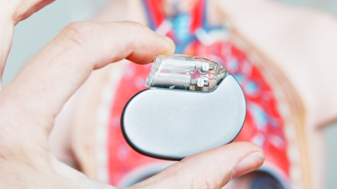 defibrillateur-cardiaque-bloc-operatoire-tunisie.jpg